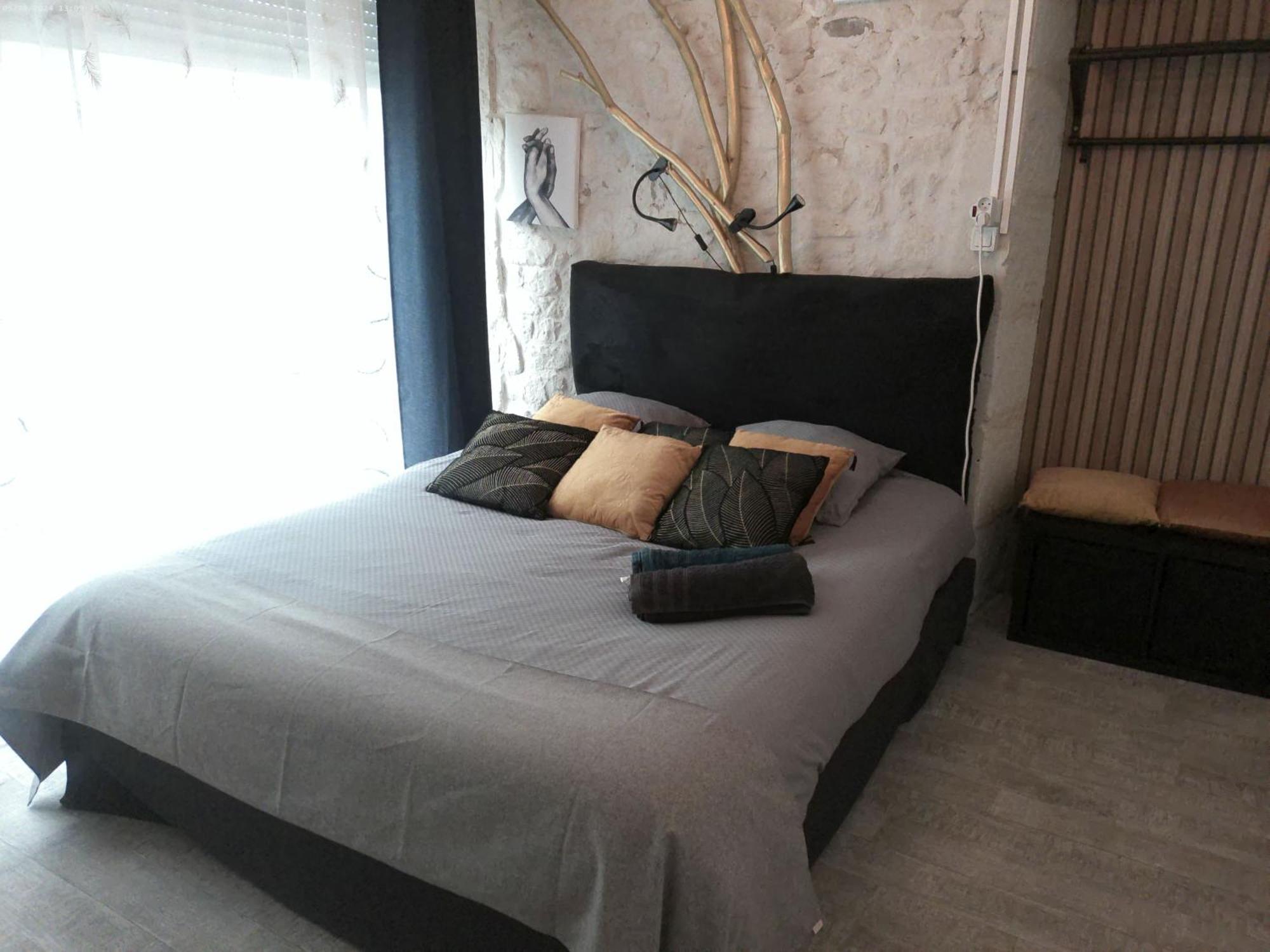 A 2 Pas D Azay Hotel Neuil Bagian luar foto