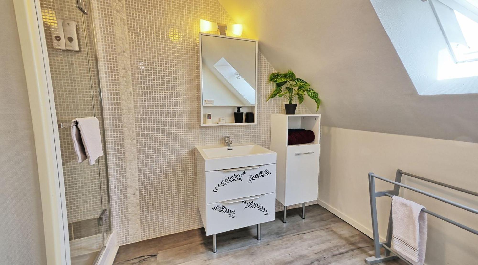 A 2 Pas D Azay Hotel Neuil Bagian luar foto
